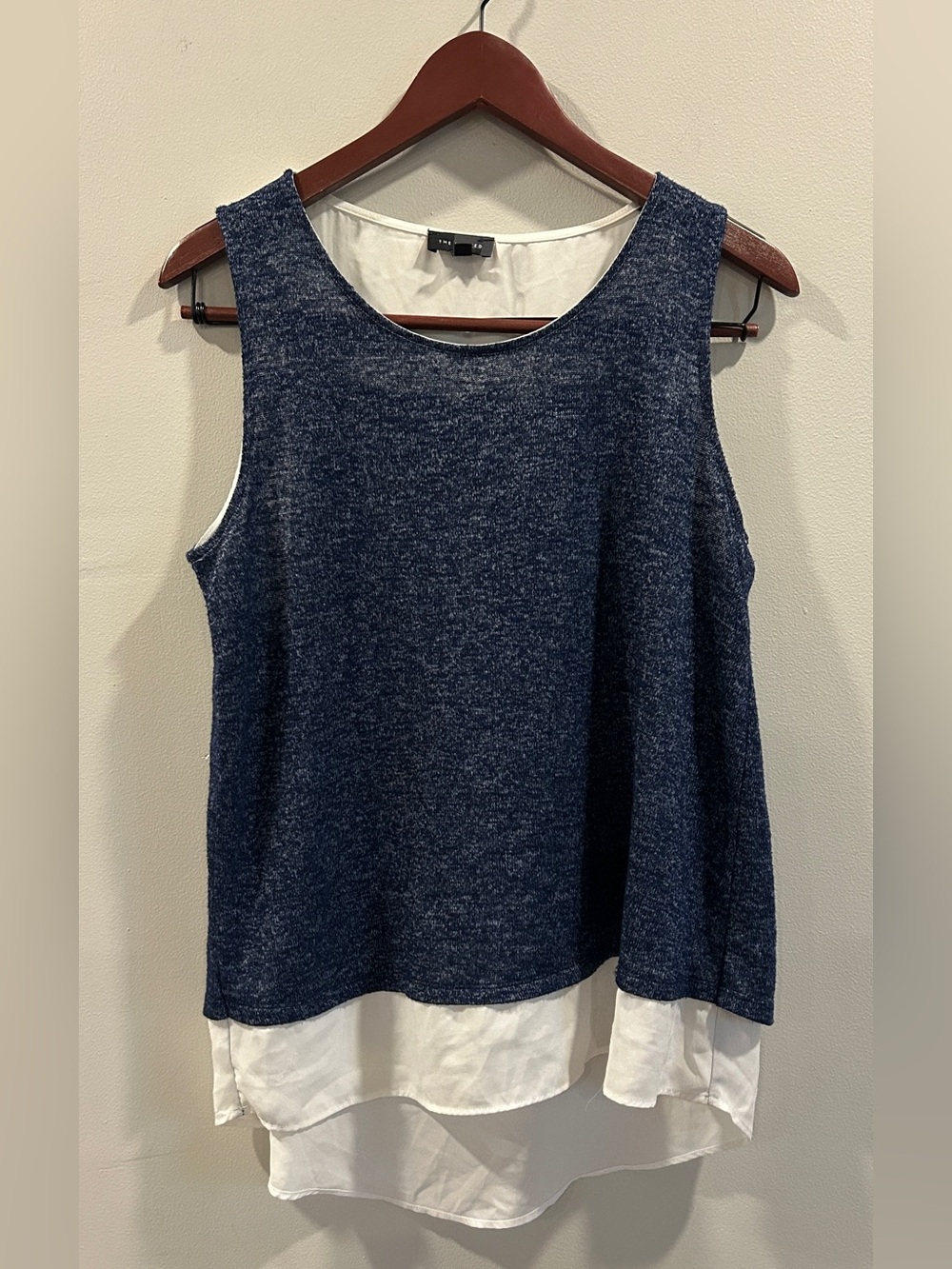 The Limited Navy White Layered Sleeveless High-Low Top Size M
